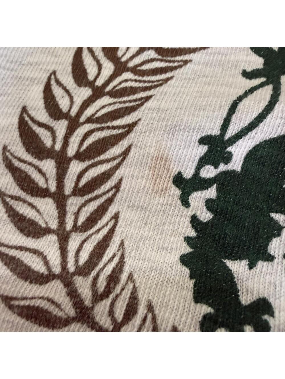 Vintage 90s Champion Innsbrook tee with black lion graphic in a laurel wreath - Picture 4 of 5